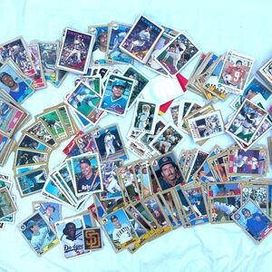 500+ Vintage 1980s Topps Baseball Cards